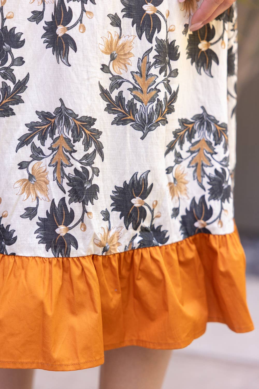 35864 Contrast Ruffled Cuff and Hem Floral Boarder Midi Dres: Cream / M