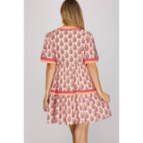 WOVEN PRINT MINI DRESS: PINK / M