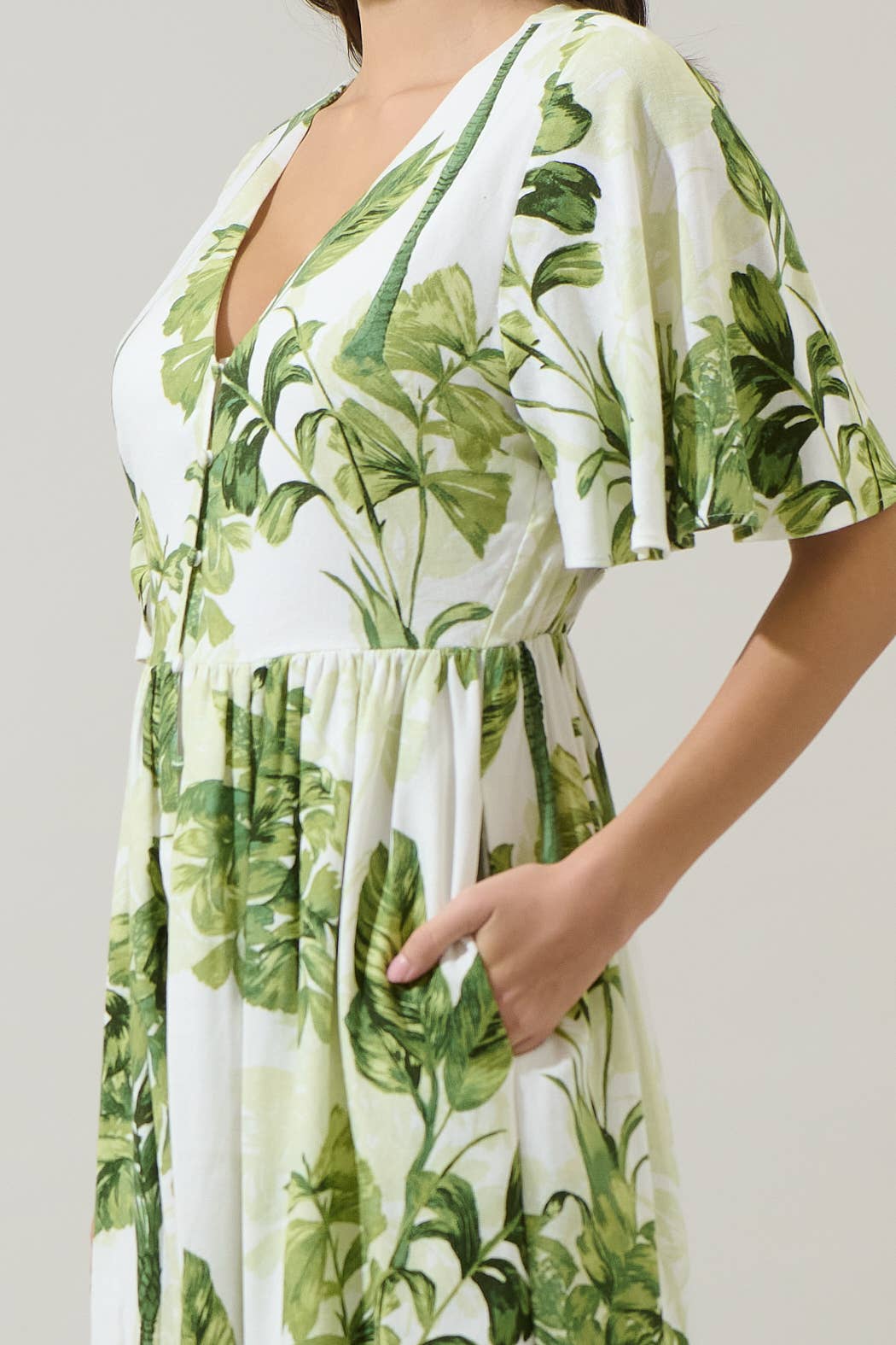 Palmet Tropical Evianna Flutter Maxi Dress: CREAM-GREEN